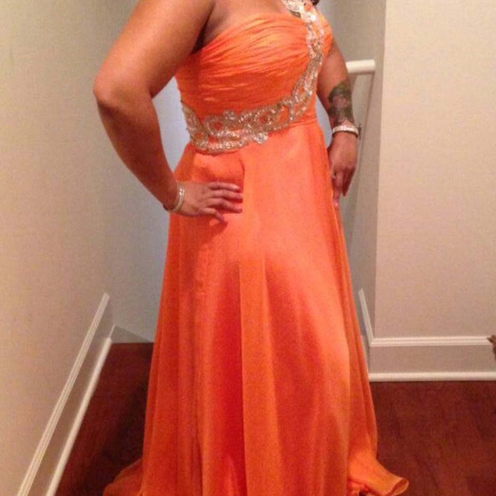 Prom dress - Picture 3 of 3
